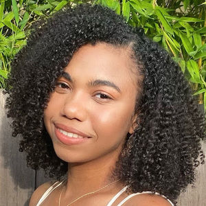 Meet your Posher, Alandra